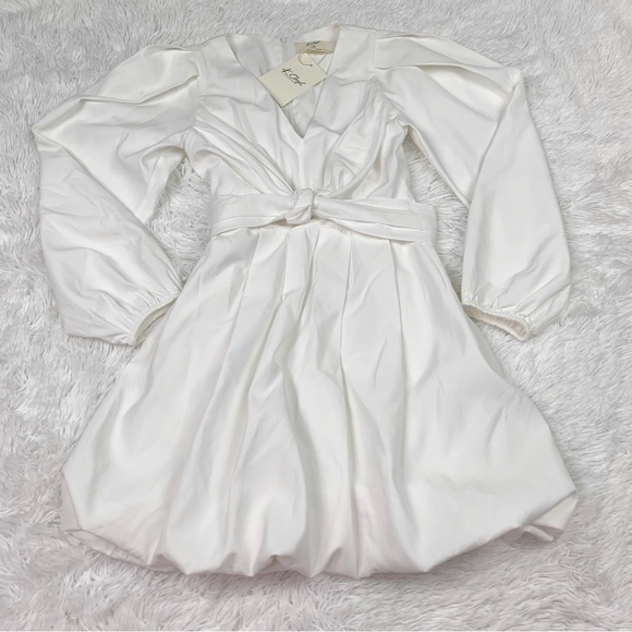 K Closet Dresses & Skirts - K Closer long sleeve v neck dress bubble hem pleated‎